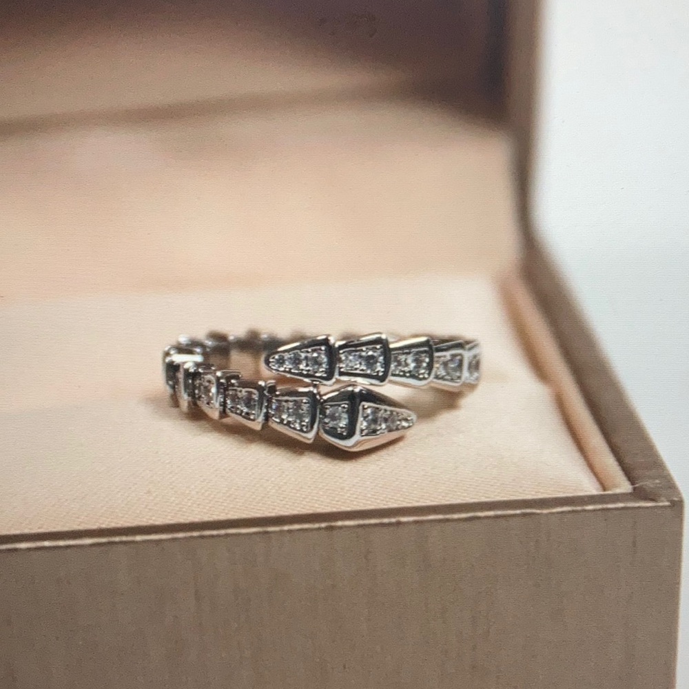 BVLGARI Serpenti Viper Full Diamond Snake White Gold Women’s Ring